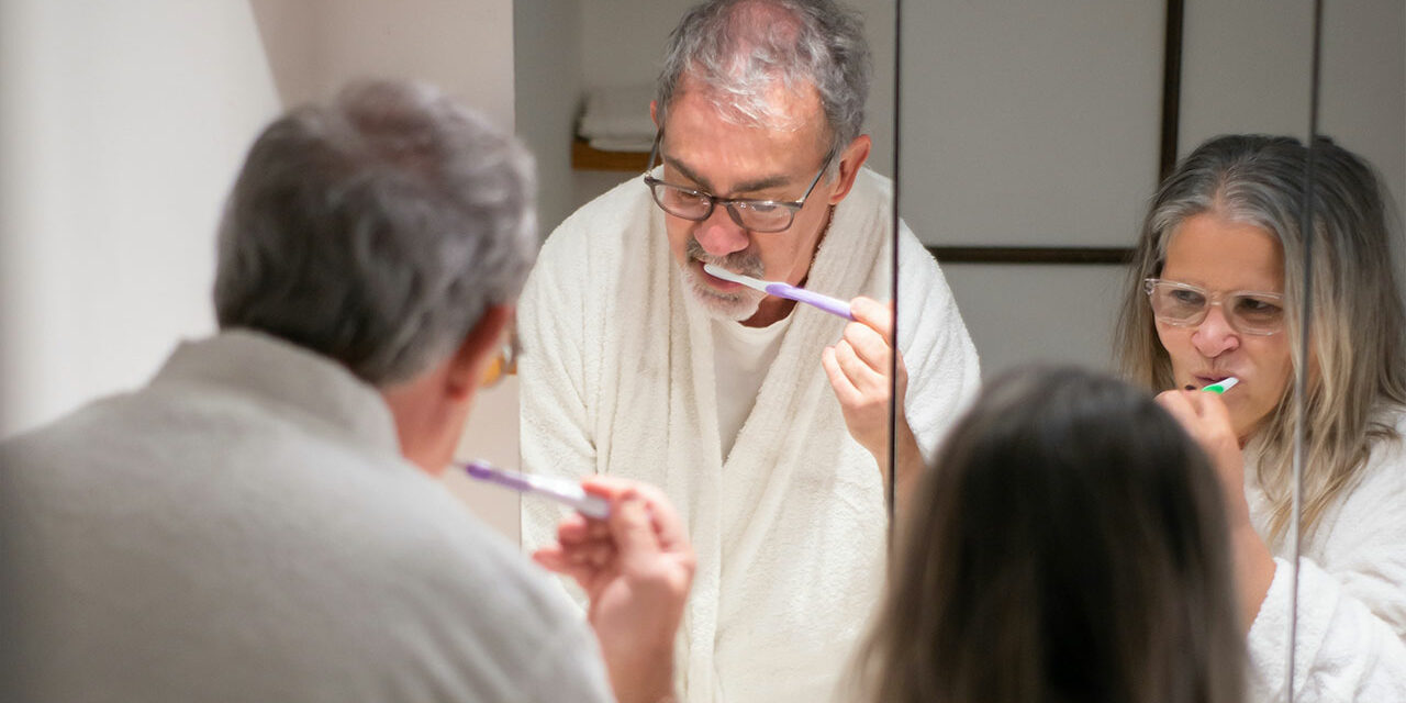 10 Consejos para cuidar la salud bucodental en mayores